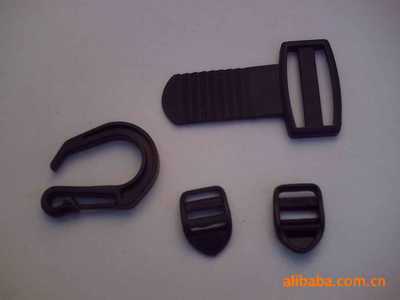 【塑膠皮帶扣,小賽鋼掛鉤,塑膠日型扣,深圳四馬供應(yīng)塑膠產(chǎn)品】價(jià)格,廠家,圖片,皮帶扣,東莞市鳳崗協(xié)盛塑膠制品廠-